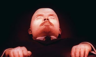 Két hónapon át dolgoznak Lenin múmiáján, a mauzóleum zárva tart
