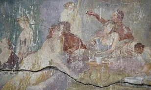 Hosszú idő után látható újra egy jómódú pompeji pék házát díszítő 2000 éves csók

