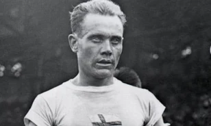 Egy órán belül két világcsúcsot is megdöntött a Repülő Finn, Paavo Nurmi
