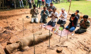 Hatalmas szobrot tártak fel Angkorban
