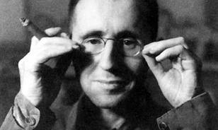 A nácik elégették az állampolgárságától is megfosztott Bertolt Brecht műveit
