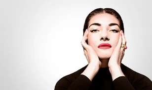 Szemproblémái miatt általában a karmestert sem látta fellépés közben Maria Callas
