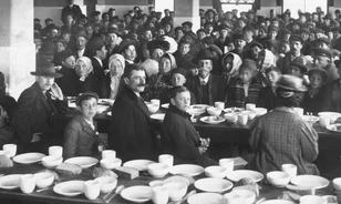 Rohadt hússal és almacsutkából készült pitével etették az Ellis Islandre érkező bevándorlókat

