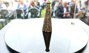 Egyedülálló süvegdísz is szerepel a Jászberény mellett talált honfoglaláskori leletek között
