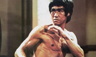 Lassabban kellett mozognia a forgatásokon Bruce Lee-nek, hogy a kamerák követni tudják
