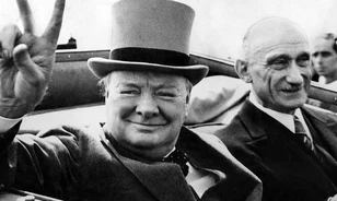 Churchill nehezen viselte, hogy a fronton csak teát és sűrített tejet ihatott whiskey helyett
