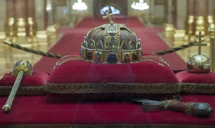 Az emigráns magyarok egy része is ellenezte a Szent Korona hazaszállítását