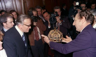 Mit keresett a Szent Korona Amerikában?