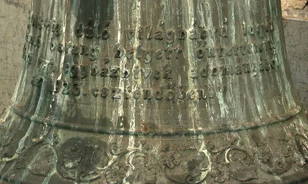 Az újonnan feltárt középkori templomban lelnek új otthonra a szútori harangok