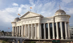 Folyamatosan beázik a macedón nemzeti levéltár, történelmi dokumentumok semmisülhetnek meg