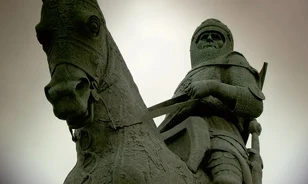 Szentségtörő templomi gyilkosból nemzeti hős: Robert Bruce skót király váratlan lázadása