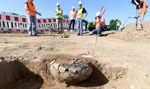 Kétezer éves urnákat fedeztek fel árokásás közben Németországban