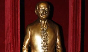 Szobrot kapott a cseh fővárosban Semmelweis, az anyák megmentője