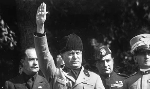 Saját mozgalma is Mussolini ellen fordult a kudarcok hatására