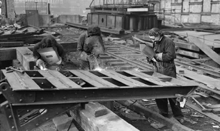 Bebizonyosodott a szóbeszéd: nők építették a londoni Waterloo hidat
