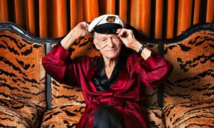 Hugh Hefner írógépe mellett Viagra-tabletta tárolására szolgáló gyűrűje is elkelt egy Beverly Hills-i árverésen