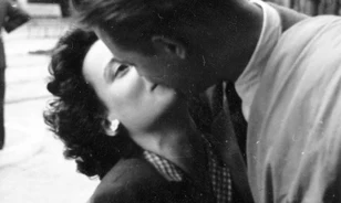 Fotók bizonyítják, hogy a régimódi romantika nem csak a filmekben létezik