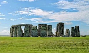 Vélhetően szárazföldön jutottak el helyükre a Stonehenge kőtömbjei