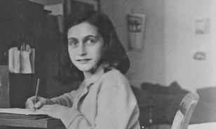 Születésének 90. évfordulójára új kiadásokban jelenik meg Anne Frank naplója