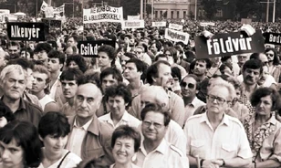 Csak az 1989-es forradalom vetett véget Ceaușescu falurombolásainak