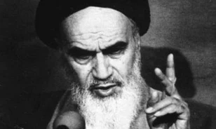 Hatalomra kerülve a háttérből irányította kegyetlen rendszerét Khomeini ajatollah