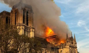 A hőhullám miatt ismét veszélyben a Notre-Dame
