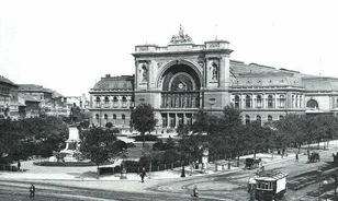 Építésekor azt kifogásolták a Keleti pályaudvar látogatói, hogy messze van a várostól