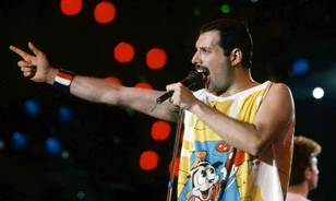 Hangjával és megjelenésével is mindig magára tudta irányítani a figyelmet Freddie Mercury