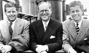 Politikai karrierjébe került Kennedy elnök apjának a náci Németországgal való szimpatizálása