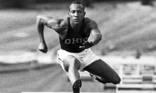 Nagyapja még rabszolga volt, ő már négy aranyérmet hozott el Hitler olimpiájáról