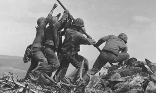 Újabb amerikai tengerészgyalogost azonosítottak tévesen a híres Ivo Dzsima-i fotón