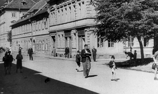 Leveleket és más tárgyi emlékeket találtak az egykori náci "mintagettó" területén