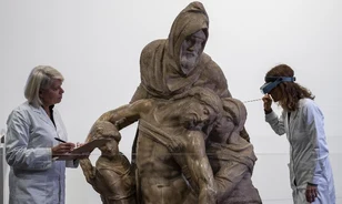 Végig követhetik a látogatók Michelangelo Pietà-szobrának restaurálását
