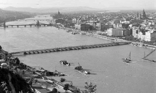 Miért becézték a pestiek az 1945 novemberében felállított Petőfi pontonhidat Böskének?