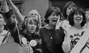Elemi erővel hódította meg a gyászba borult Amerikát a Beatles