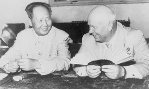 Miért találkozott Mao Ce-tung egy alkalommal egy uszodában Hruscsovval?