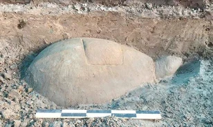 Ezeréves teknősszoborra bukkantak Angkorban