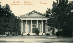 A Városliget részeként nagyszabású kert volt eredetileg a mai Hősök tere