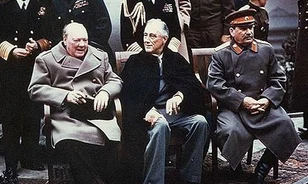 Churchill és Sztálin közvetítőjeként tartotta egyben a győztes szövetséget Roosevelt
