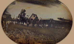 Íme az első ismert fotó, amely két vonat frontális összeütközése után készült