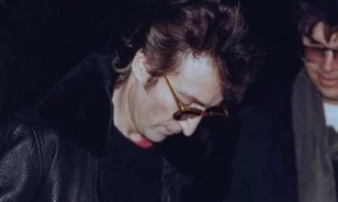 Bocsánatot kért John Lennon özvegyétől, Yoko Onótól a zenészlegenda gyilkosa