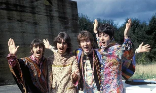 Dedikált kislemez és iskolai beírás is kalapács alá kerül a szeptember végi Beatles-árverésen