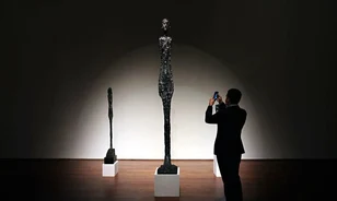 Különleges, titkos licittel dől el egy Giacometti-szobor sorsa