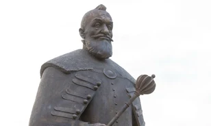Szobrot kapott Bethlen Gábor fejedelem Marosvásárhelyen