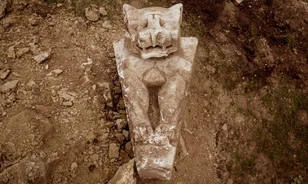 Megtalálták Sisi pihenőházának oroszlánszobrát a budai Várban