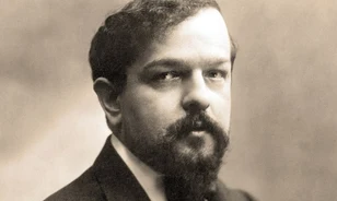 Hosszú órákat töltött a zongoránál új hangzások keresésével Claude Debussy
