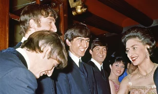„Elvis halott. Éljen a Beatles!” – így zajlott a hatvanas évek beat- és rockforradalma