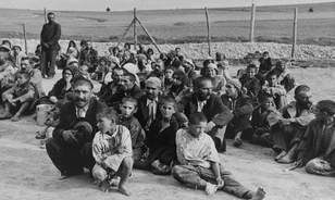 Jogfosztás, munkaszolgálat, gettók és megsemmisítő táborok: a roma holokauszt sötét árnyai
