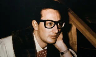Elvis-sárm nélkül, saját szerzeményeivel került a rockzene halhatatlanjai közé Buddy Holly