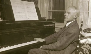 Idehaza csekély elismerésben részesült, a fasizmus elől Amerikába menekült Bartók Béla